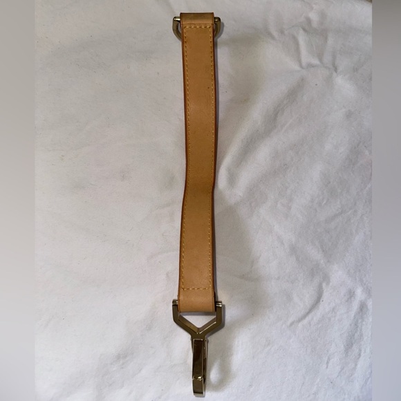 Louis Vuitton Bundle- Luggage Tag & Poignet Set, LV Keepall Strap, LV Box - Picture 9 of 9